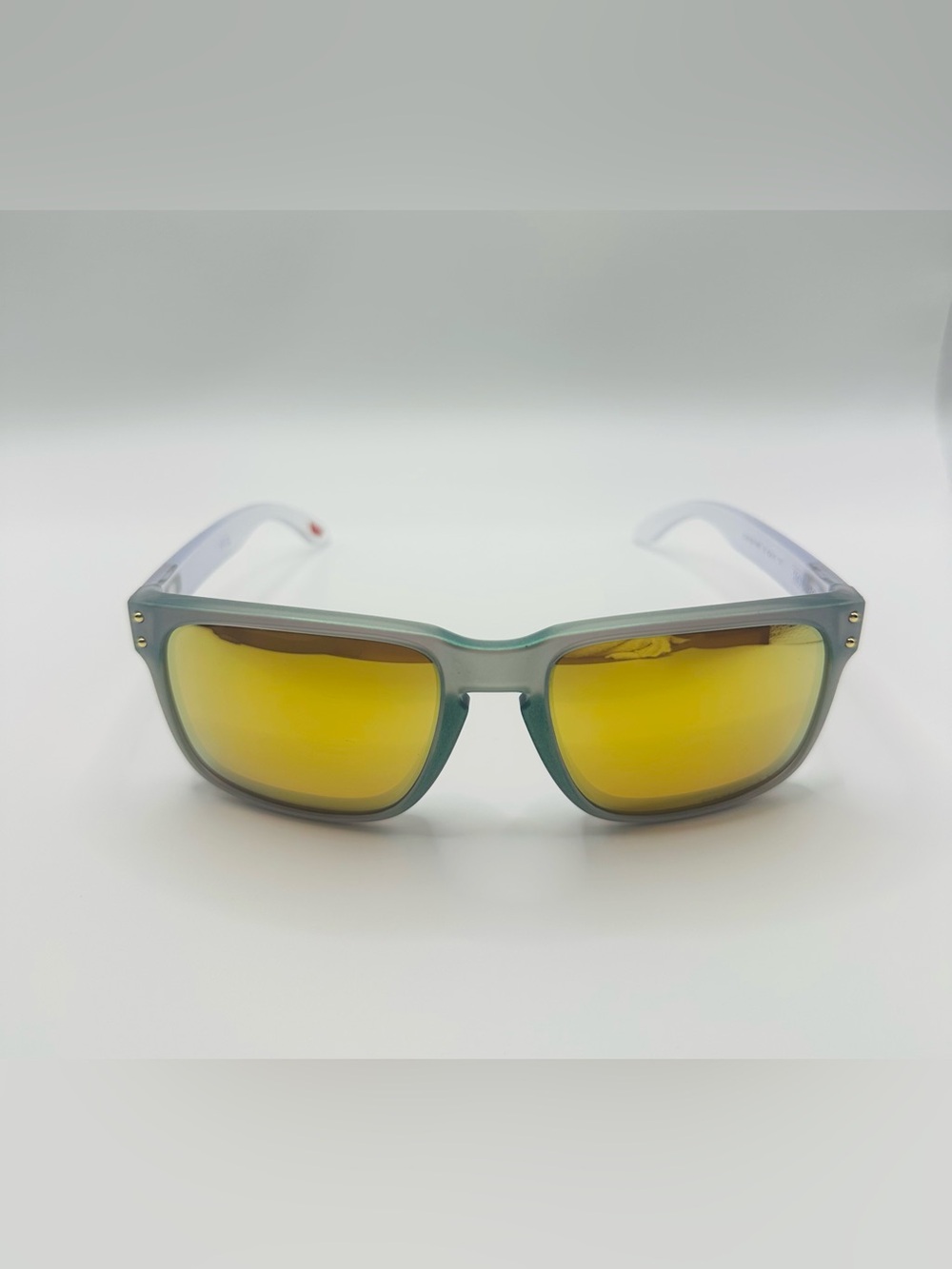 Oakley Holbrook Square Sunglasses Green Plastic Frame Gold Polarized Reflective